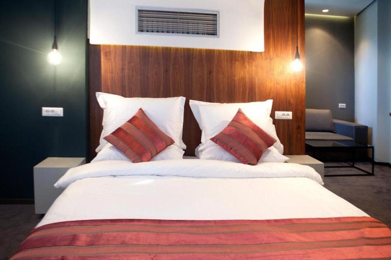 Hotel Russia Скоп'є Екстер'єр фото
