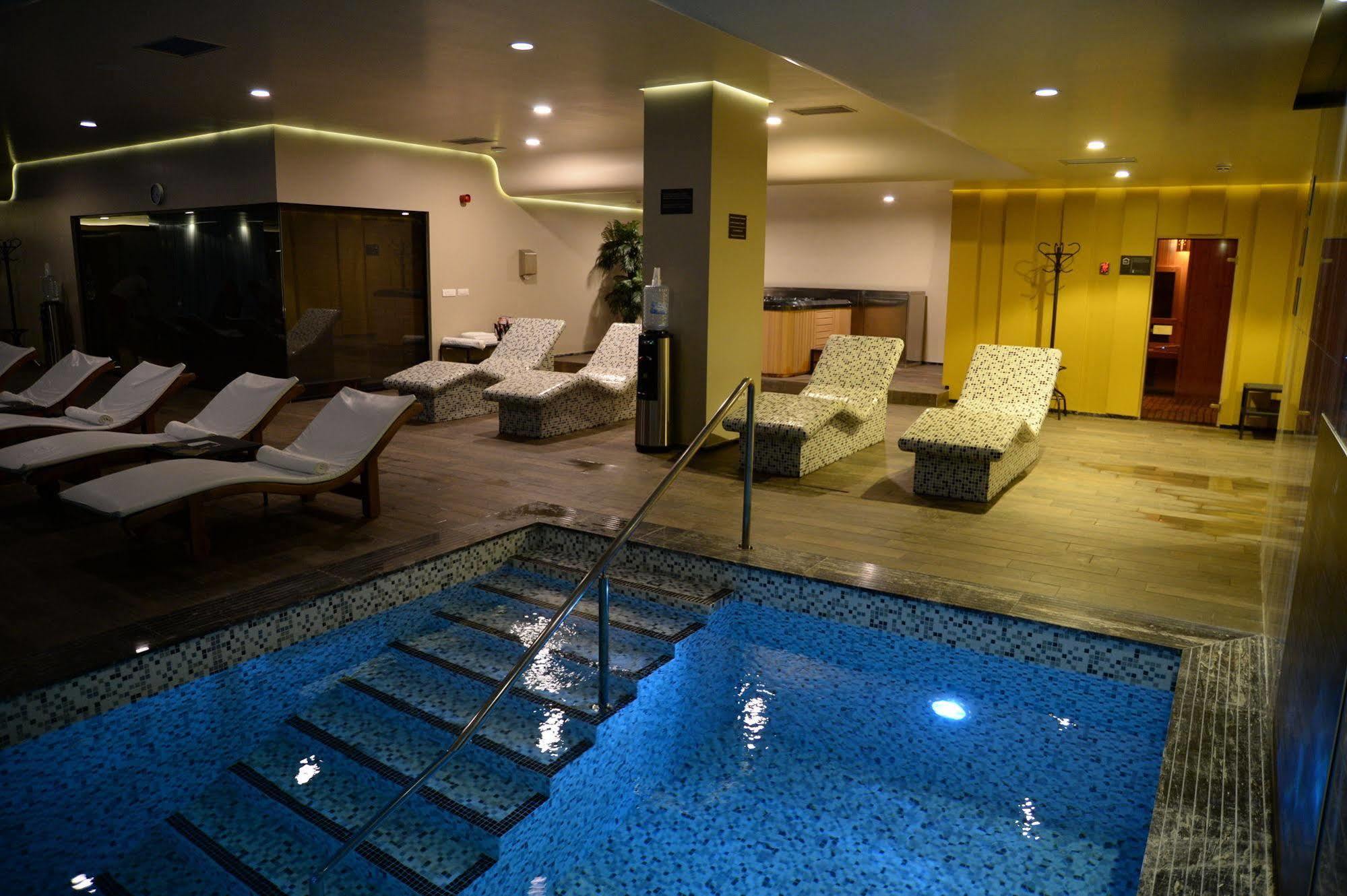 Hotel Russia Скоп'є Екстер'єр фото
