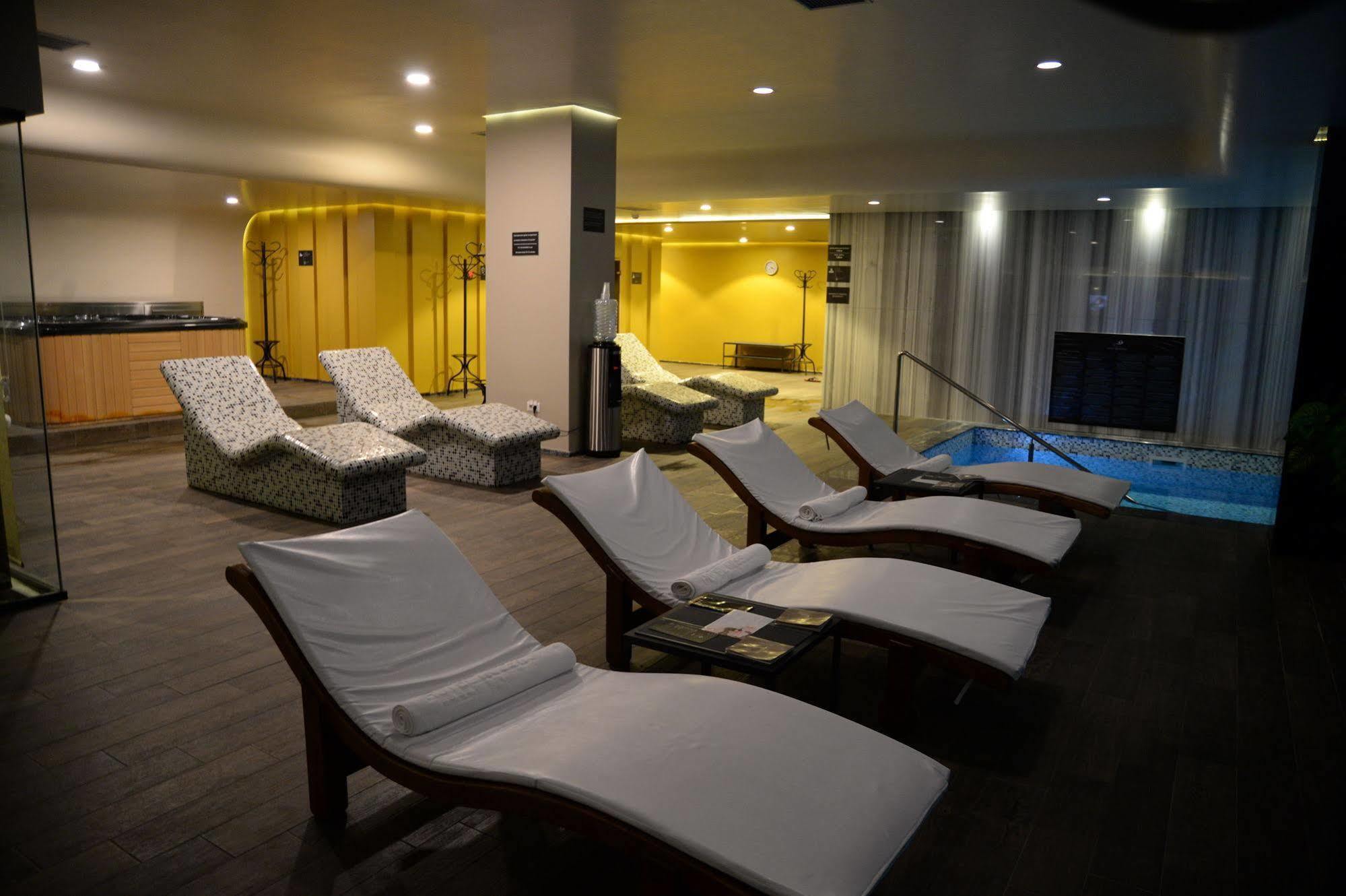 Hotel Russia Скоп'є Екстер'єр фото