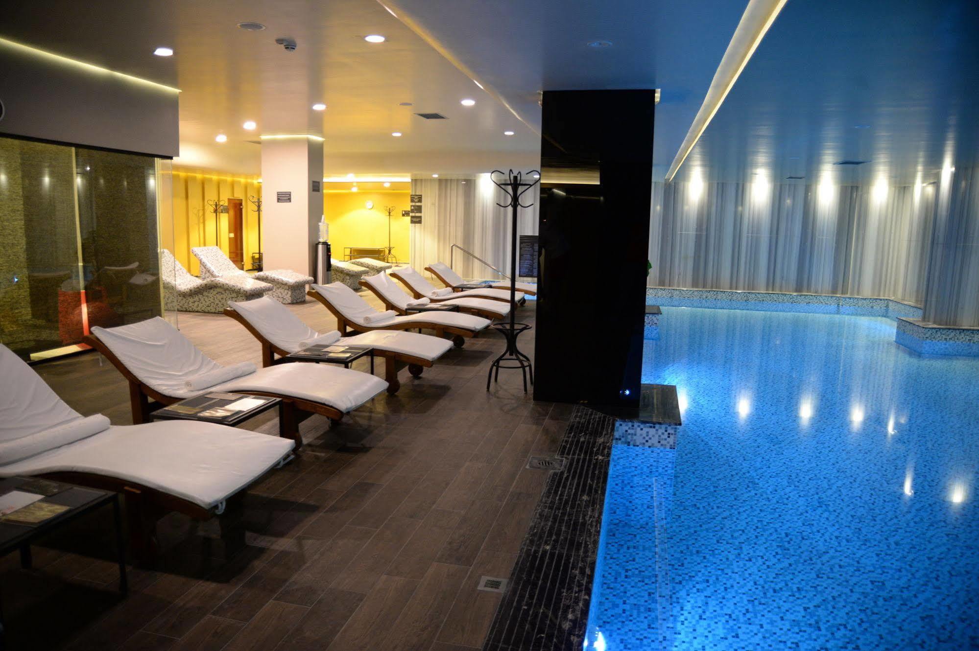 Hotel Russia Скоп'є Екстер'єр фото